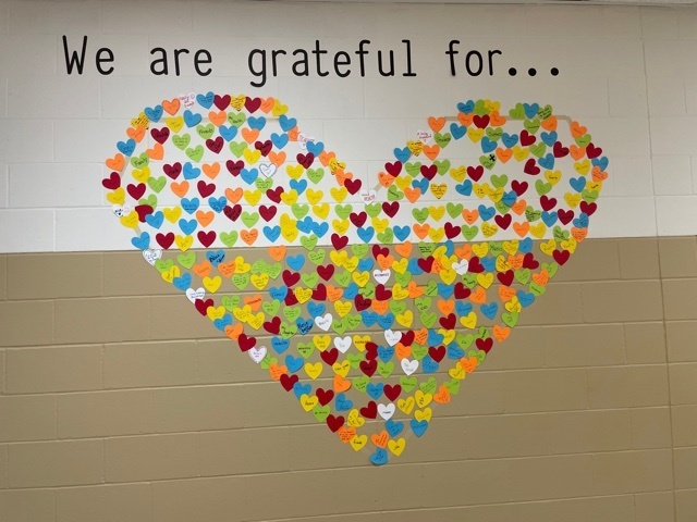 Hearts with grateful for statements on them